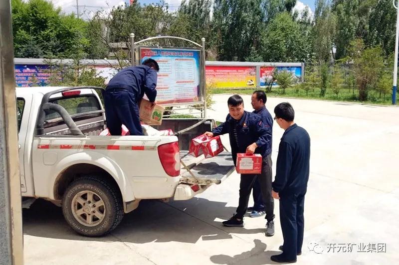 一家親│興海銅鑫慰問部隊(duì)官兵，共話軍企團(tuán)結(jié)魚水情